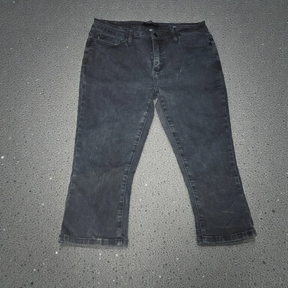 Womens Judy Blue Capri Jeans - Picture 2 of 5